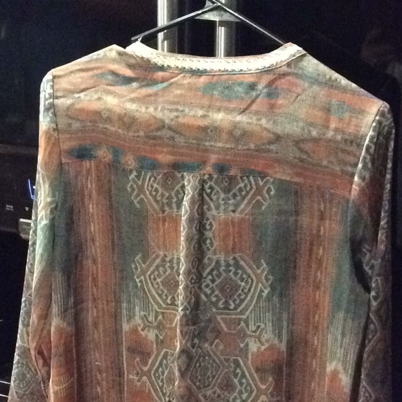 Buckle Top - Picture 2 of 4